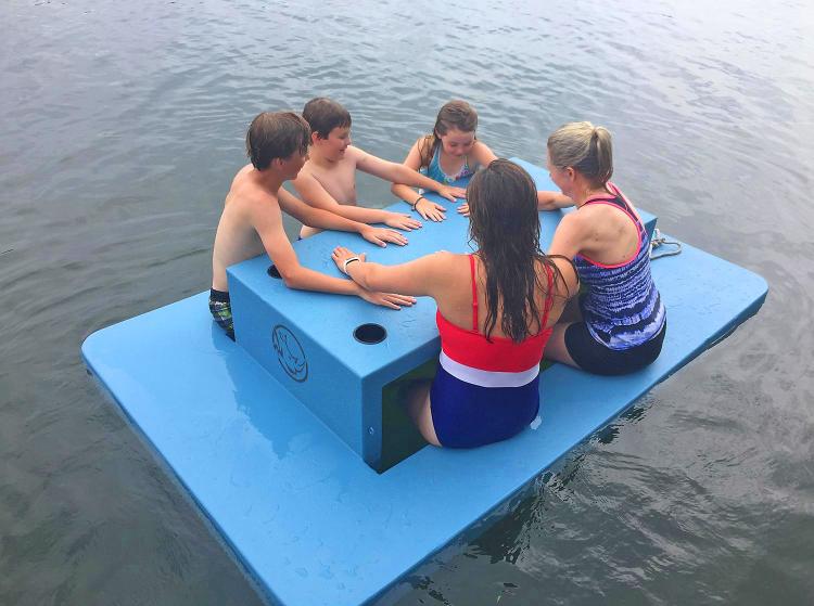 Floating picnic table