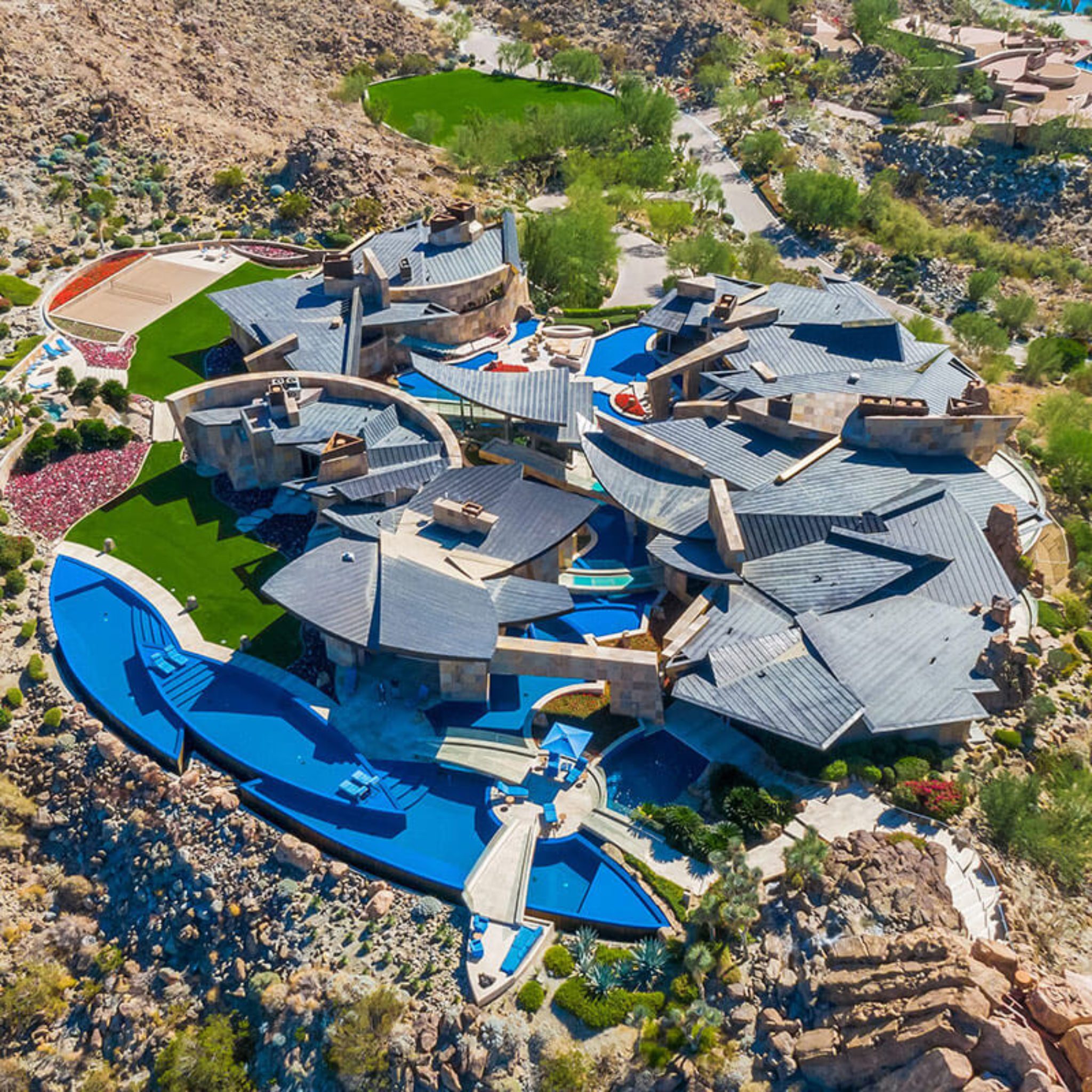 This $50 Million Palm Springs Mansion Is More Like A Five-Star Hotel ...