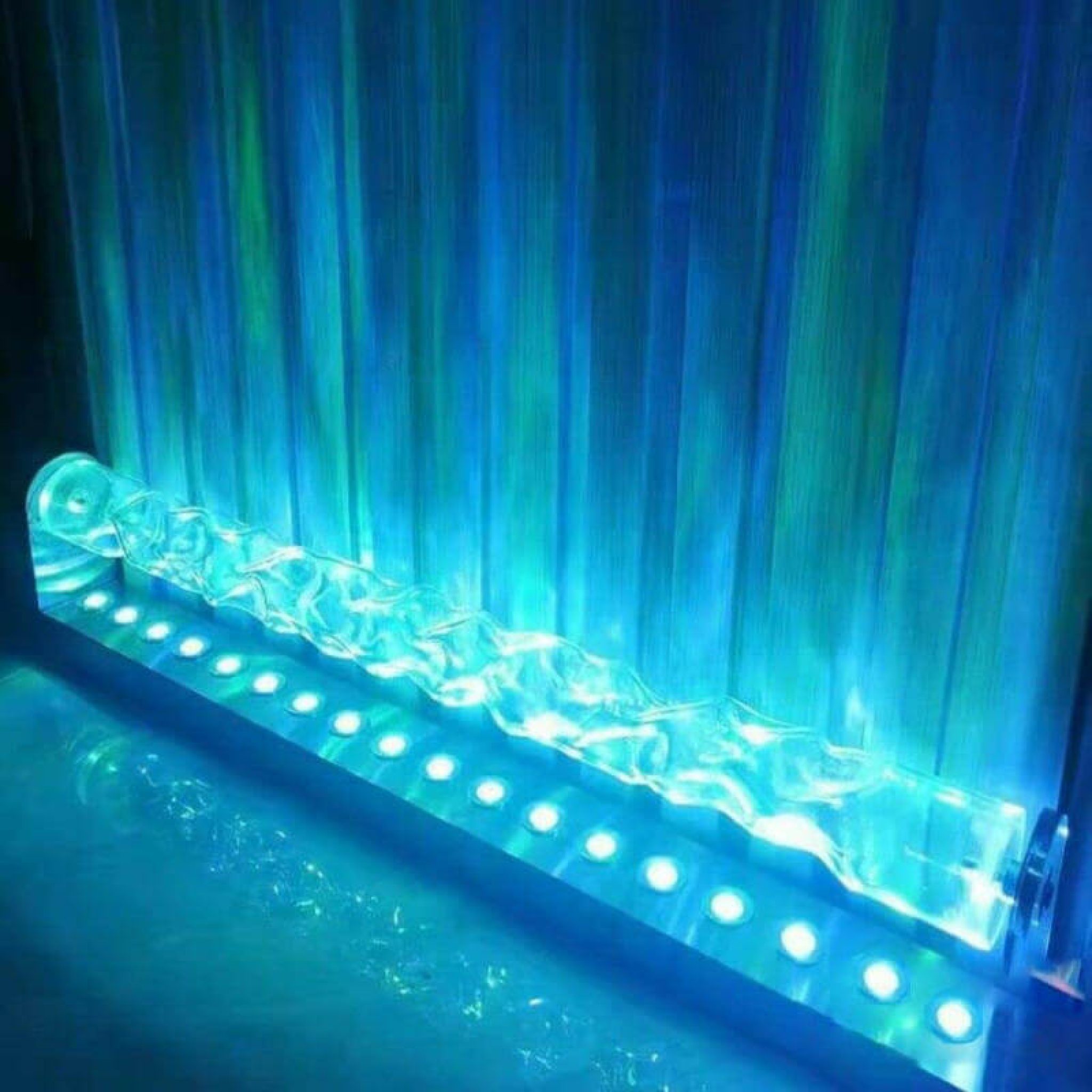 This Ocean Wave Motion Lamp Creates an Optical Illusion of Being 