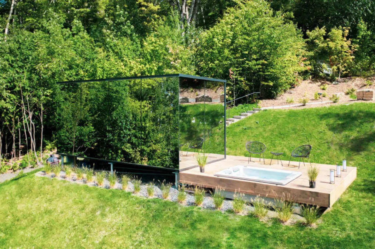 This Luxury Glass Tiny House Airbnb Offers A Hot Tub And Stunning ...