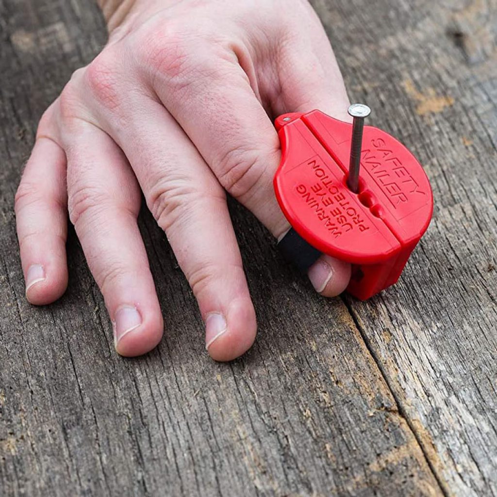 this-ingenious-safety-nailer-will-protect-your-fingers-when-nailing