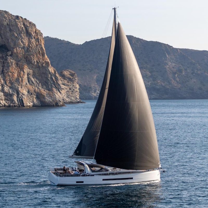 Jeanneau Yachts 55 Sailboat